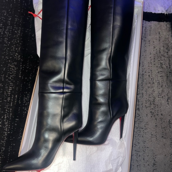 Christian Louboutin - Picture 1 of 3